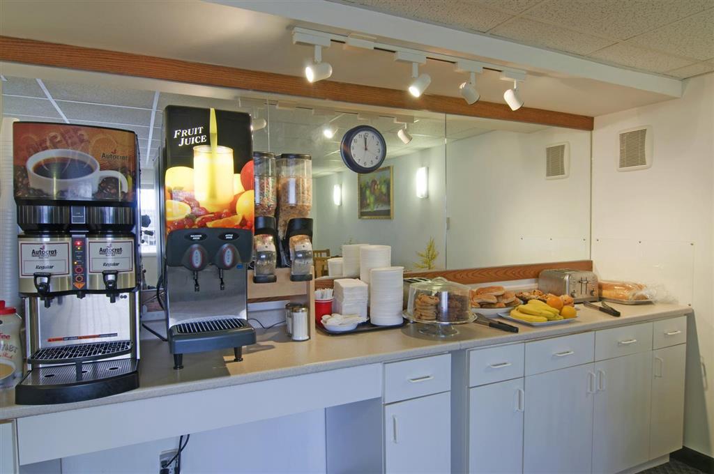 Americas Best Value Inn Hyannis Хаянис Ресторант снимка