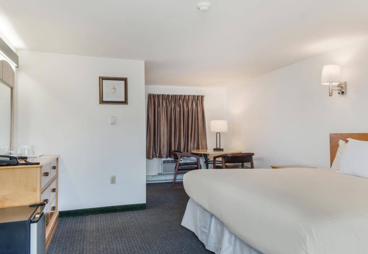 Americas Best Value Inn Hyannis Хаянис Екстериор снимка