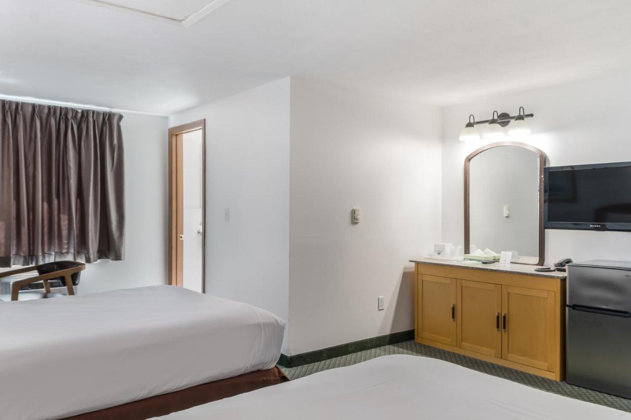 Americas Best Value Inn Hyannis Хаянис Екстериор снимка