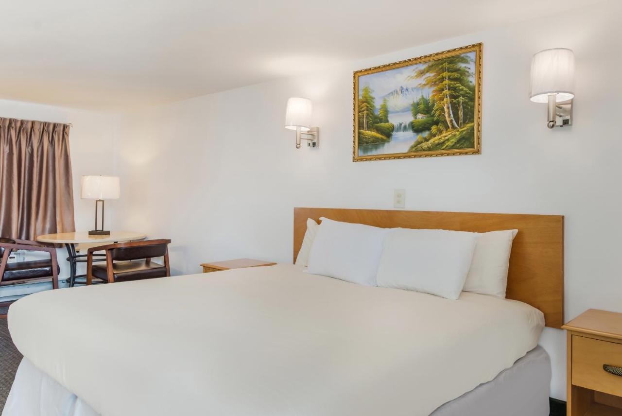 Americas Best Value Inn Hyannis Хаянис Екстериор снимка