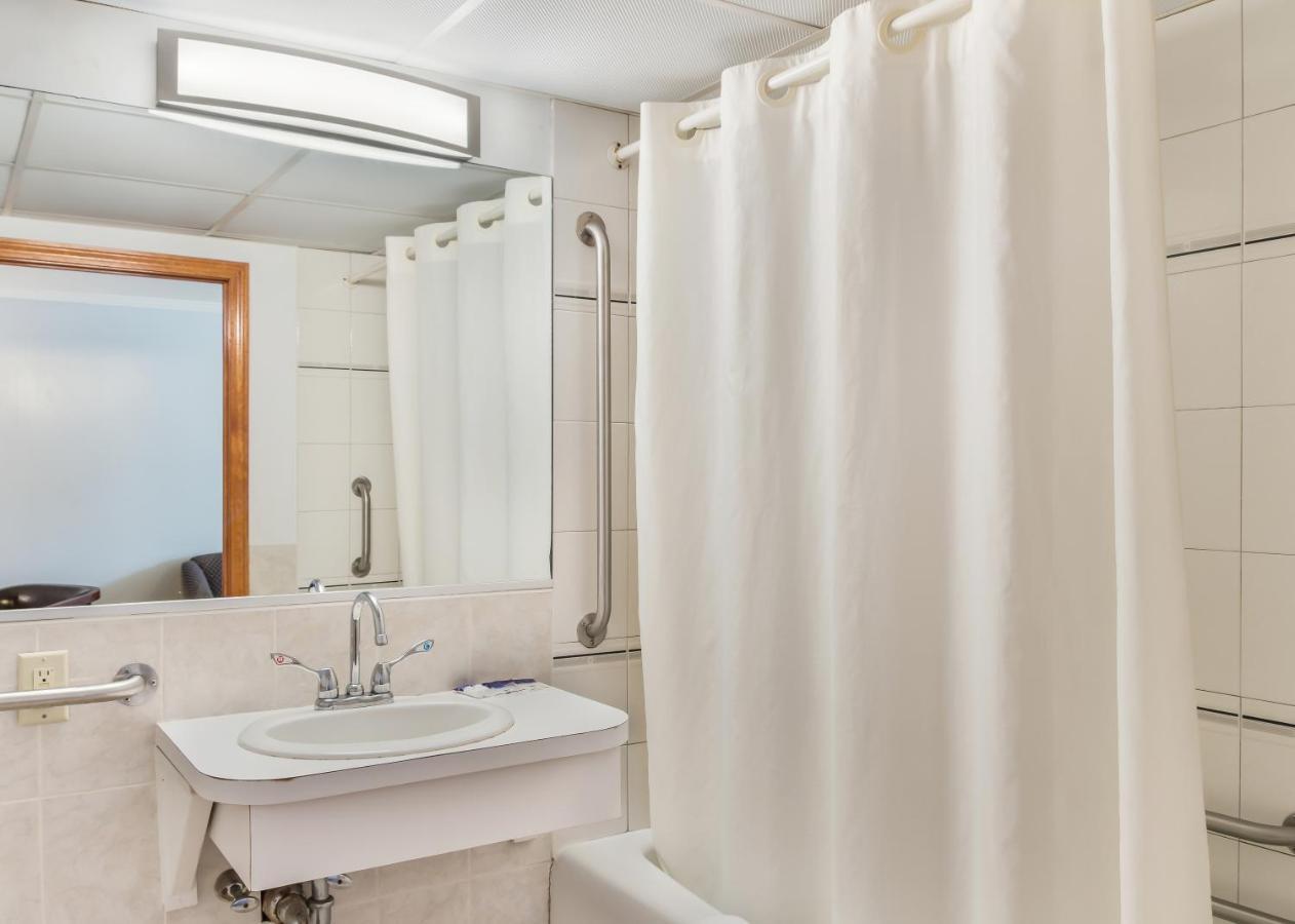Americas Best Value Inn Hyannis Хаянис Екстериор снимка