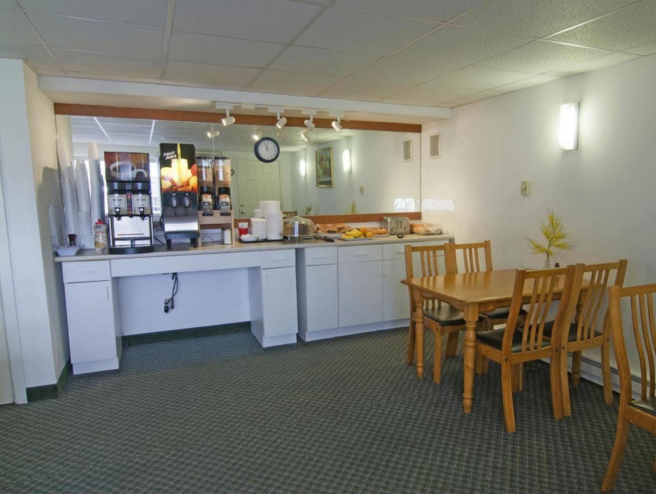 Americas Best Value Inn Hyannis Хаянис Екстериор снимка